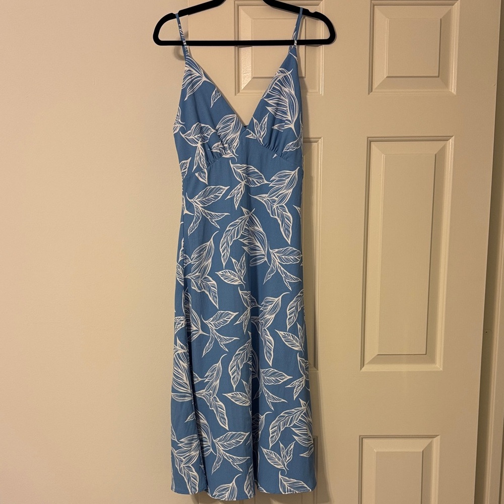 Vici Blue and White Leaf Print Midi Dress